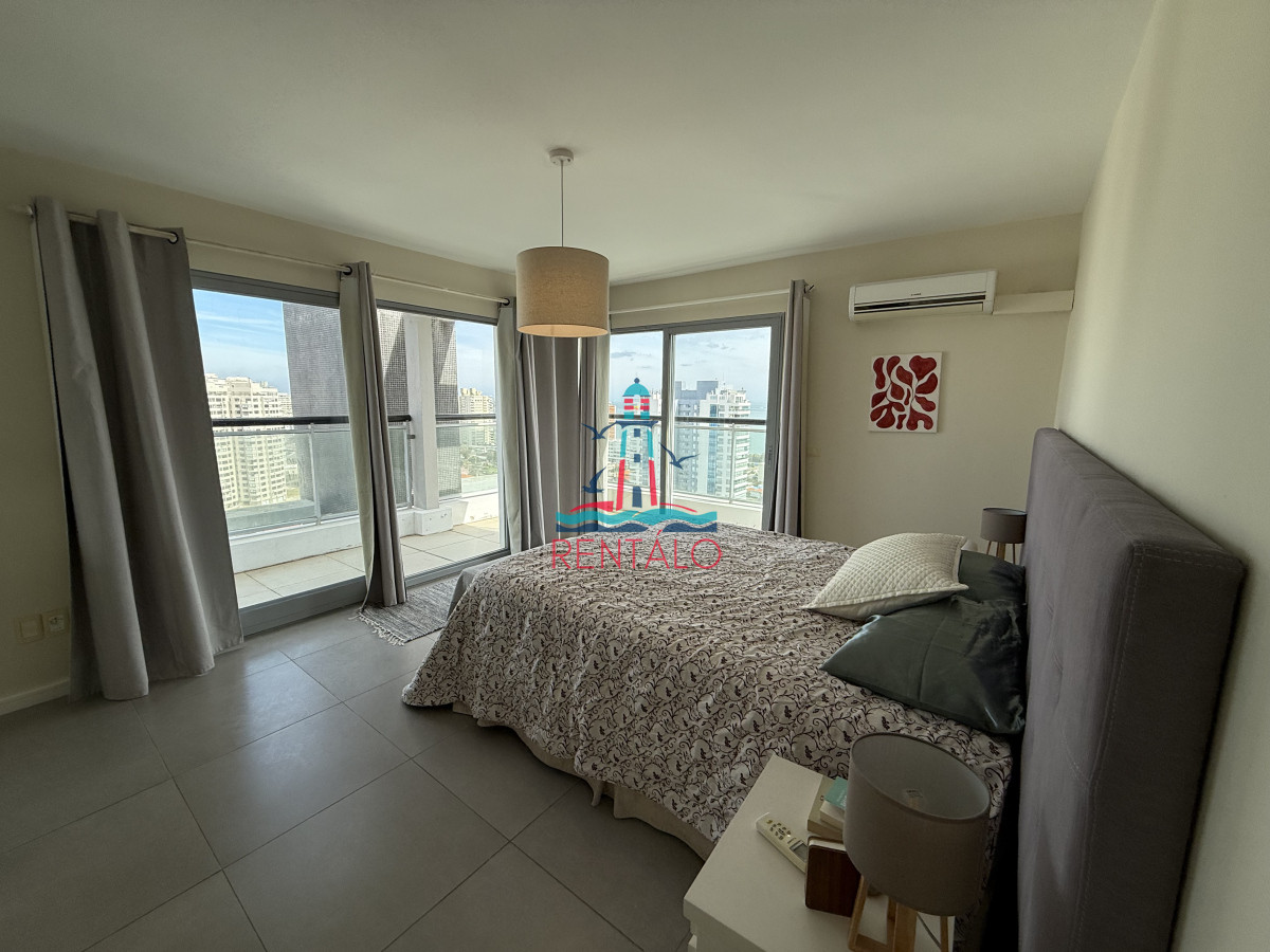 Apartamento ID.690 - ESPECTACULAR PENT HOUSE EN TORRE FRANCIA PUNTA DEL ESTE DE 2 DORMITORIOS