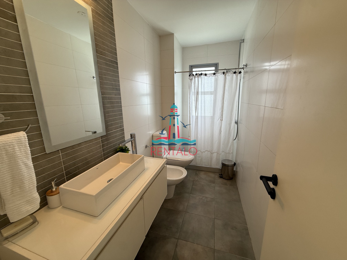 Apartamento ID.690 - ESPECTACULAR PENT HOUSE EN TORRE FRANCIA PUNTA DEL ESTE DE 2 DORMITORIOS