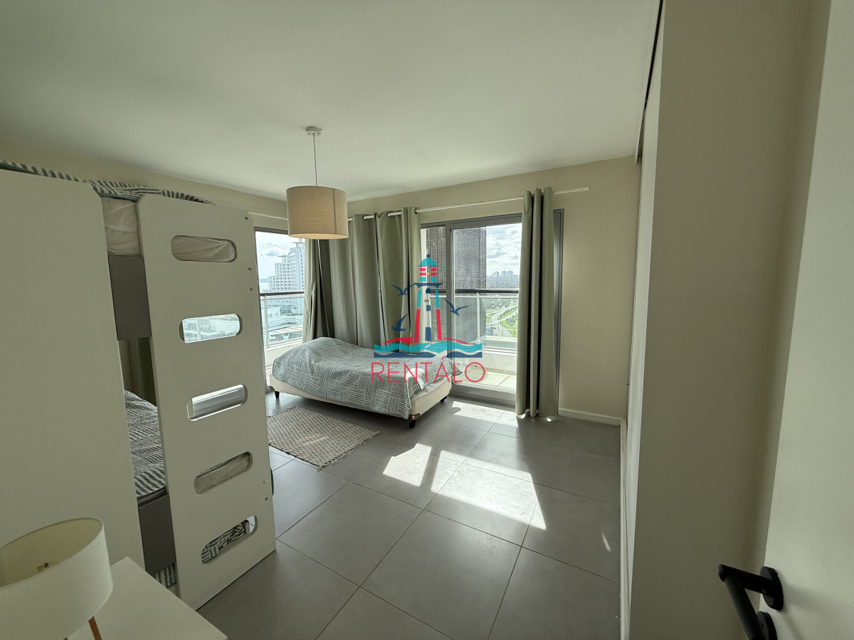 Apartamento ID.690 - ESPECTACULAR PENT HOUSE EN TORRE FRANCIA PUNTA DEL ESTE DE 2 DORMITORIOS