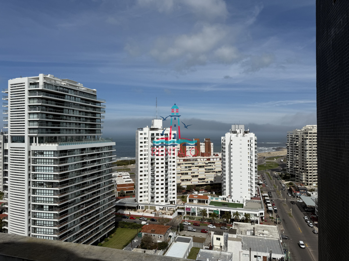 Apartamento ID.690 - ESPECTACULAR PENT HOUSE EN TORRE FRANCIA PUNTA DEL ESTE DE 2 DORMITORIOS