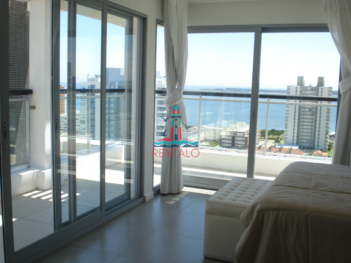 Apartamento ID.690 - ESPECTACULAR PENT HOUSE EN TORRE FRANCIA PUNTA DEL ESTE DE 2 DORMITORIOS