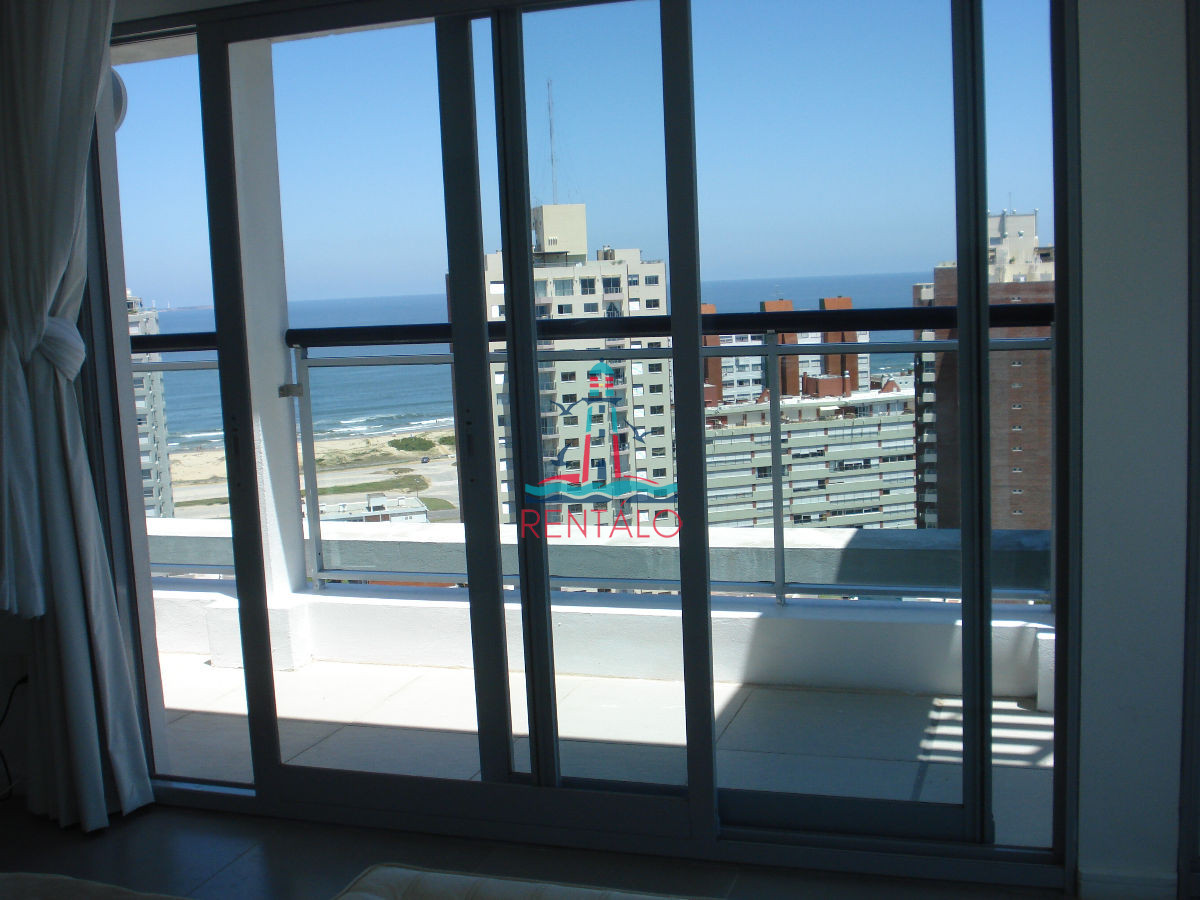 Apartamento ID.690 - ESPECTACULAR PENT HOUSE EN TORRE FRANCIA PUNTA DEL ESTE DE 2 DORMITORIOS