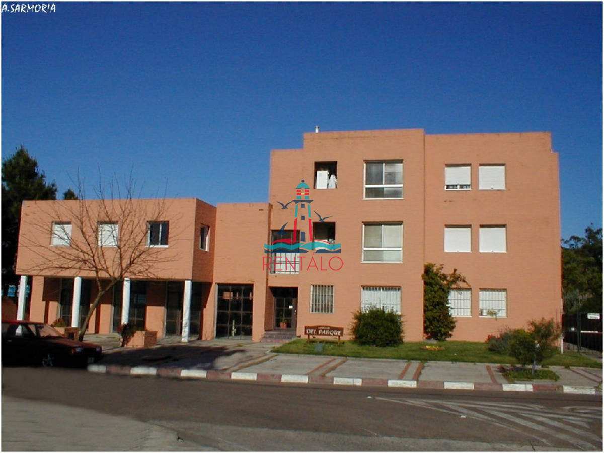 Apartamento ID.194 - Venta apartamento 3 dormitorios en Maldonado 2 terrazas (1 con parrillero propio)