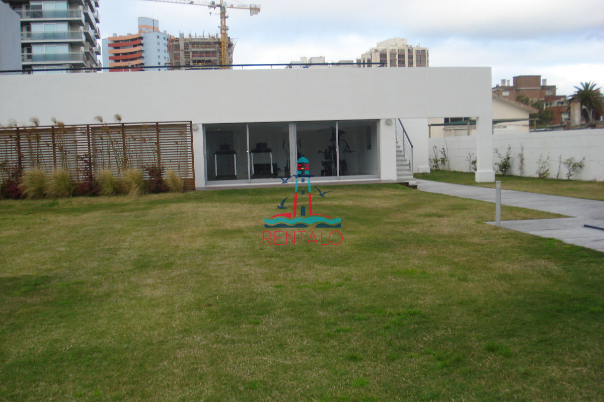 Apartamento ID.690 - ESPECTACULAR PENT HOUSE EN TORRE FRANCIA PUNTA DEL ESTE DE 2 DORMITORIOS