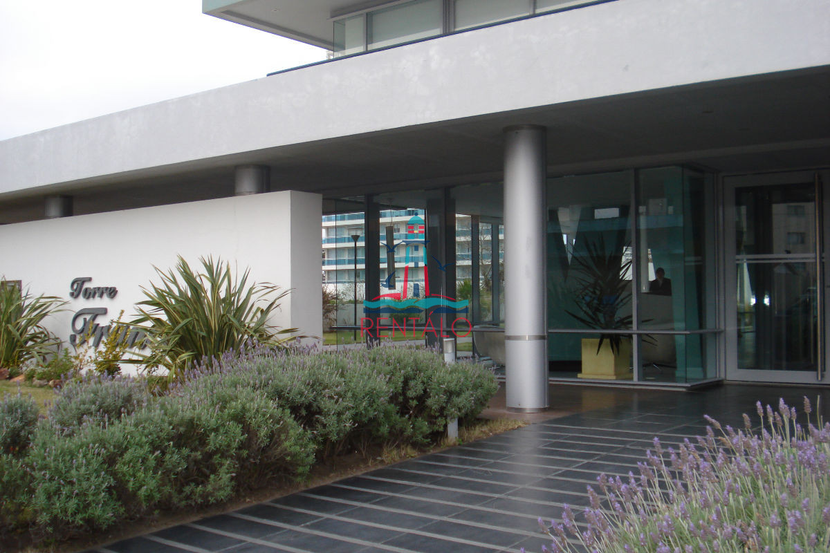 Apartamento ID.690 - ESPECTACULAR PENT HOUSE EN TORRE FRANCIA PUNTA DEL ESTE DE 2 DORMITORIOS