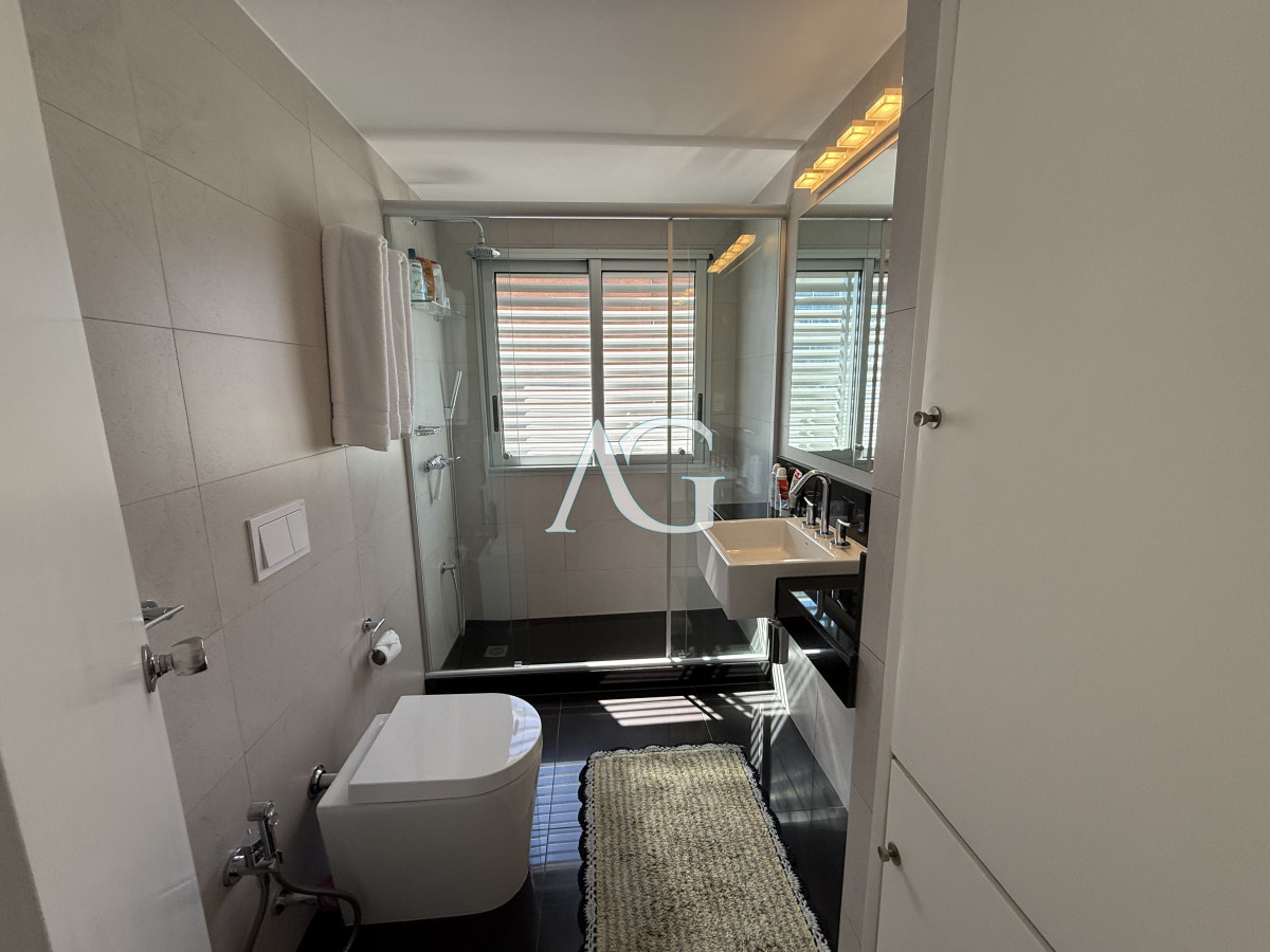 Apartamento ID.246 - RECIEN INGRESADO, 3 DORMITORIOS Y DEP. VENTA PRIMERA LINEA PLAYA MANSA