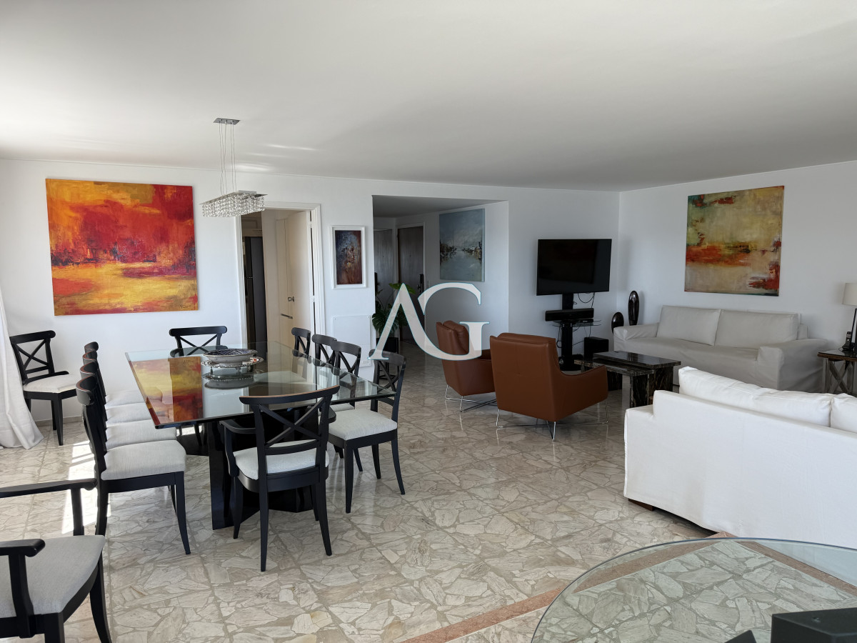 Apartamento ID.246 - RECIEN INGRESADO, 3 DORMITORIOS Y DEP. VENTA PRIMERA LINEA PLAYA MANSA