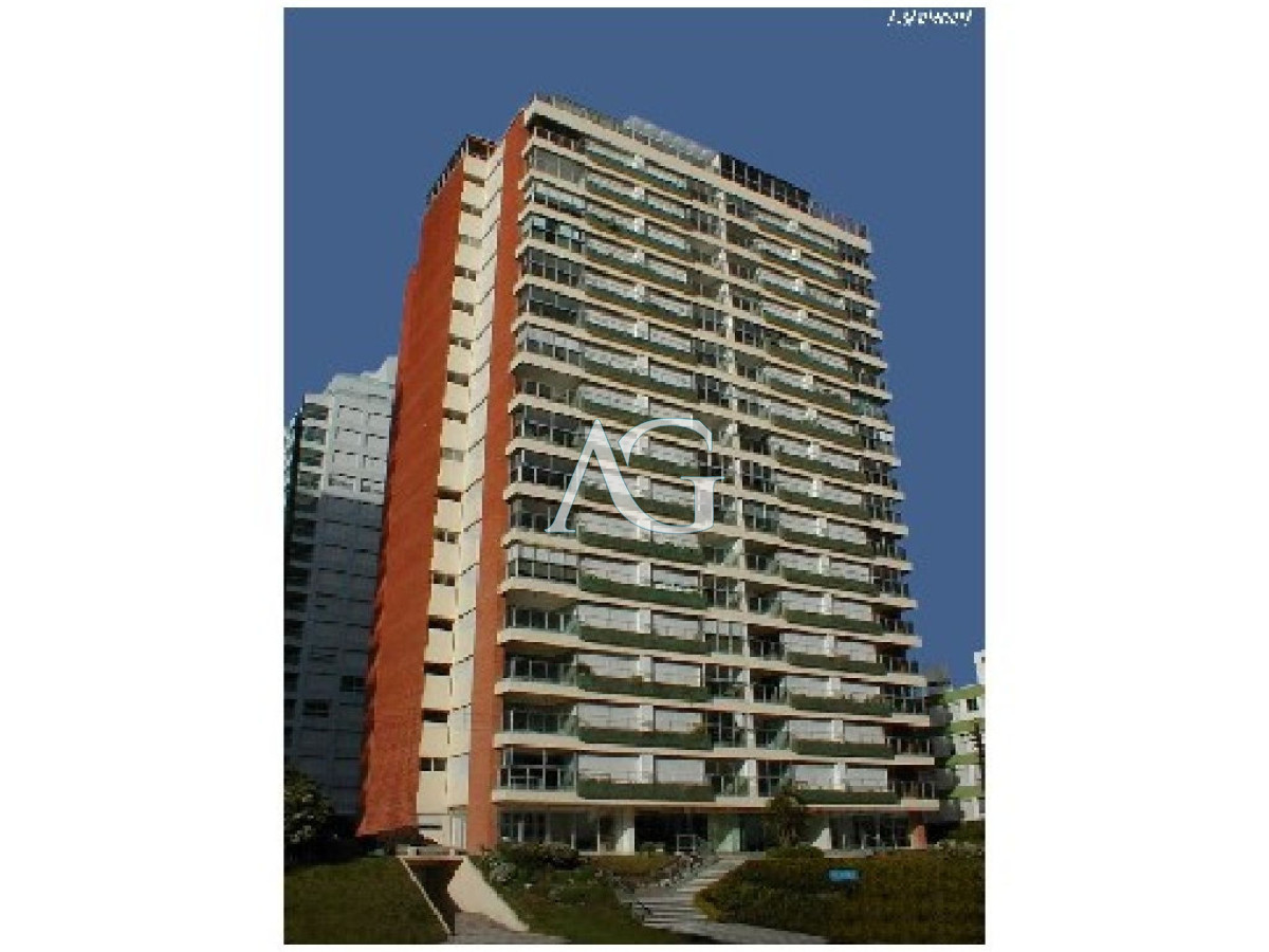 Apartamento ID.246 - RECIEN INGRESADO, 3 DORMITORIOS Y DEP. VENTA PRIMERA LINEA PLAYA MANSA