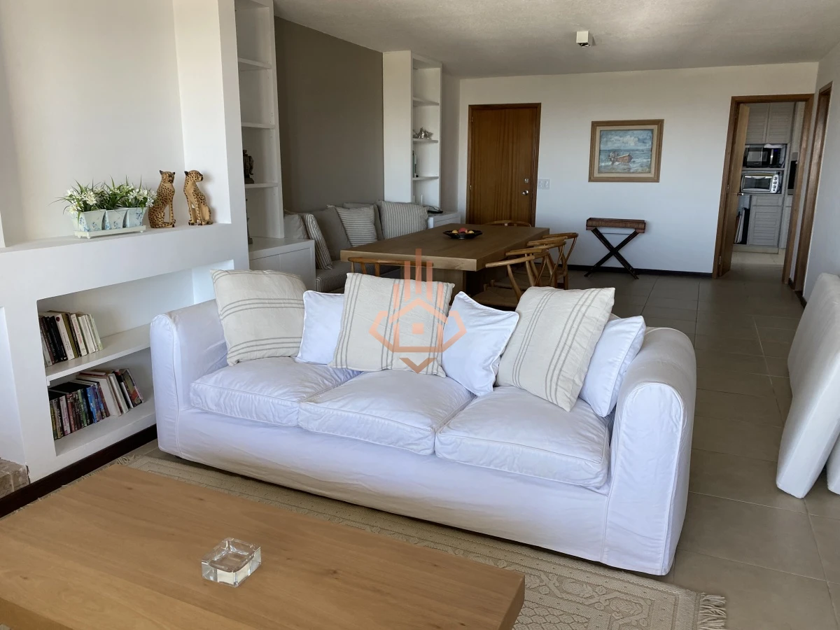 Hermoso Apartamento 3 Dormitorios y Dependencia Venta en Punta del Este - Foto 4