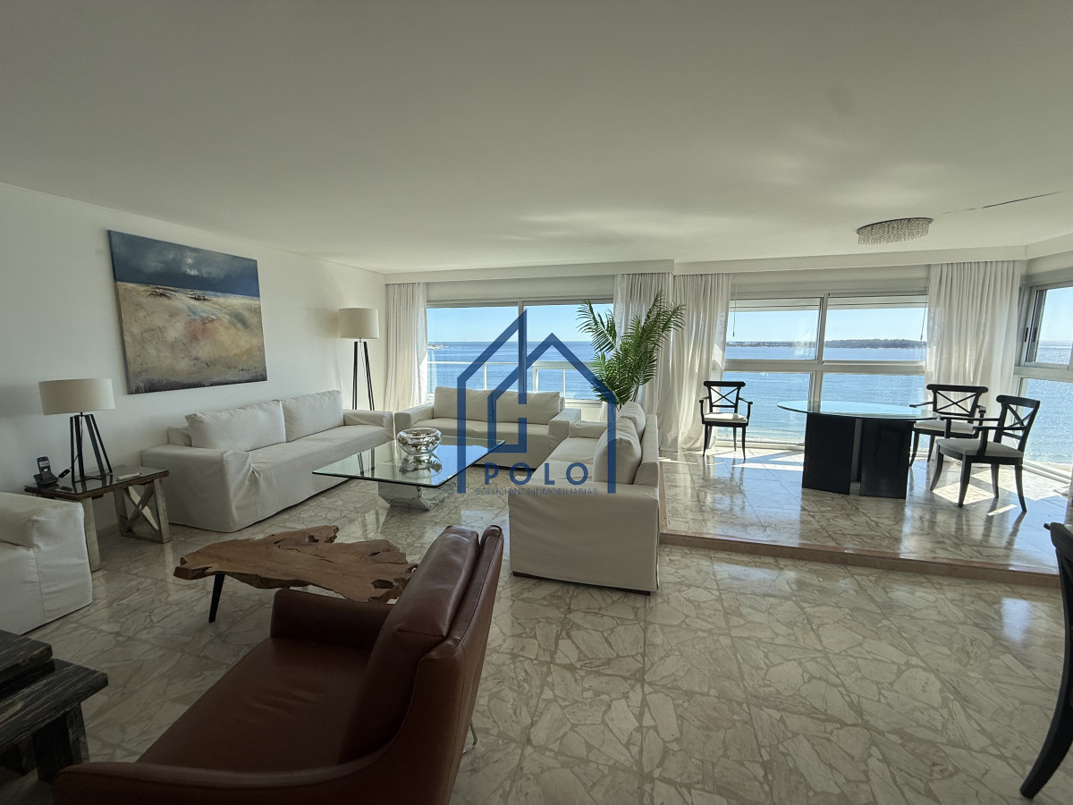 Apartamento ID.152 - VENTA  DEPARTAMENTO, 3 DORMITORIOS Y DEP.  PRIMERA LINEA PLAYA MANSA