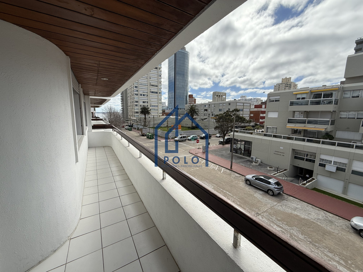Apartamento ID.112 - VENTA PUNTA DEL ESTE 2 DORMITORIOS A PASITOS DEL PUERTO Y GORLERO CON AMENITIES