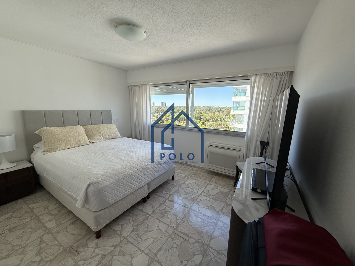 Apartamento ID.152 - VENTA  DEPARTAMENTO, 3 DORMITORIOS Y DEP.  PRIMERA LINEA PLAYA MANSA