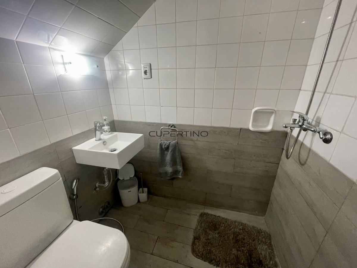 ALQUILER ANUAL O VENTA IDEAL NEGOCIO Magnifica casa en Punta Ballena,7 dormitorios, sólida construcción — foto 7