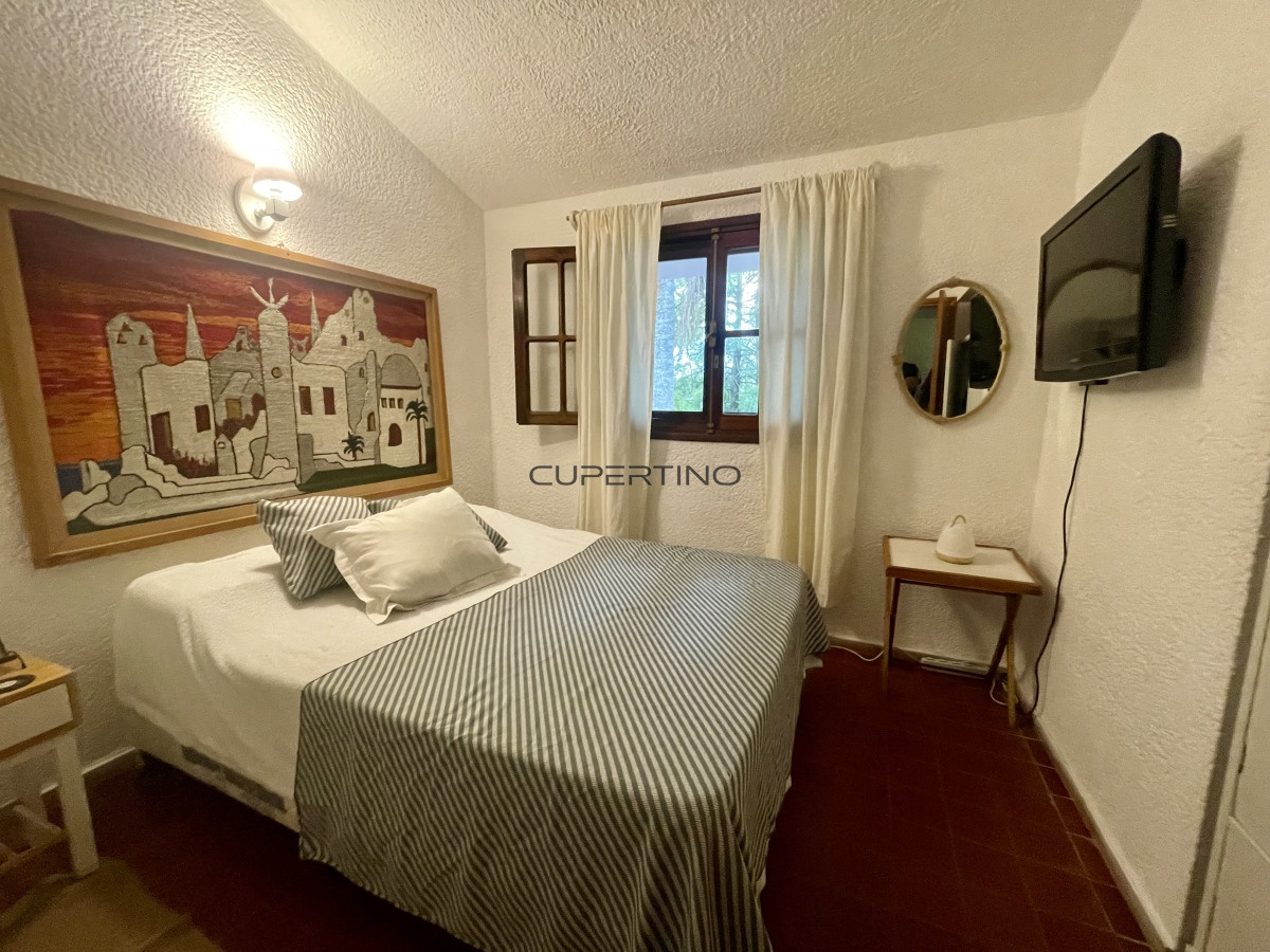 ALQUILER ANUAL O VENTA IDEAL NEGOCIO Magnifica casa en Punta Ballena,7 dormitorios, sólida construcción — foto 12