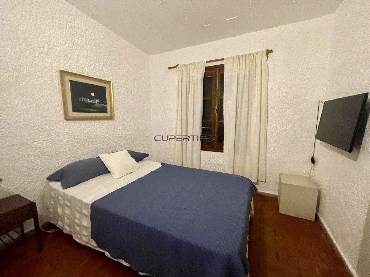 ALQUILER ANUAL O VENTA IDEAL NEGOCIO Magnifica casa en Punta Ballena,7 dormitorios, sólida construcción — foto 9