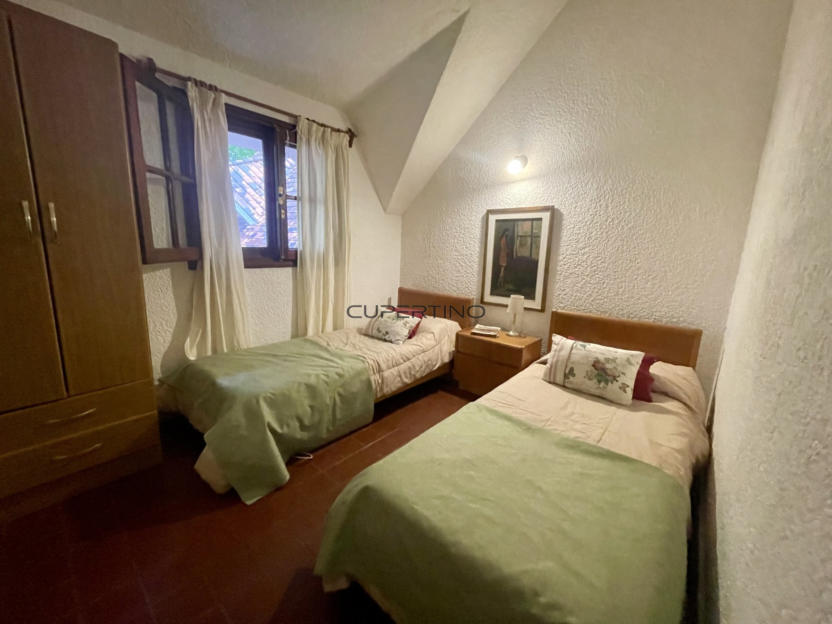 ALQUILER ANUAL O VENTA IDEAL NEGOCIO Magnifica casa en Punta Ballena,7 dormitorios, sólida construcción — foto 14