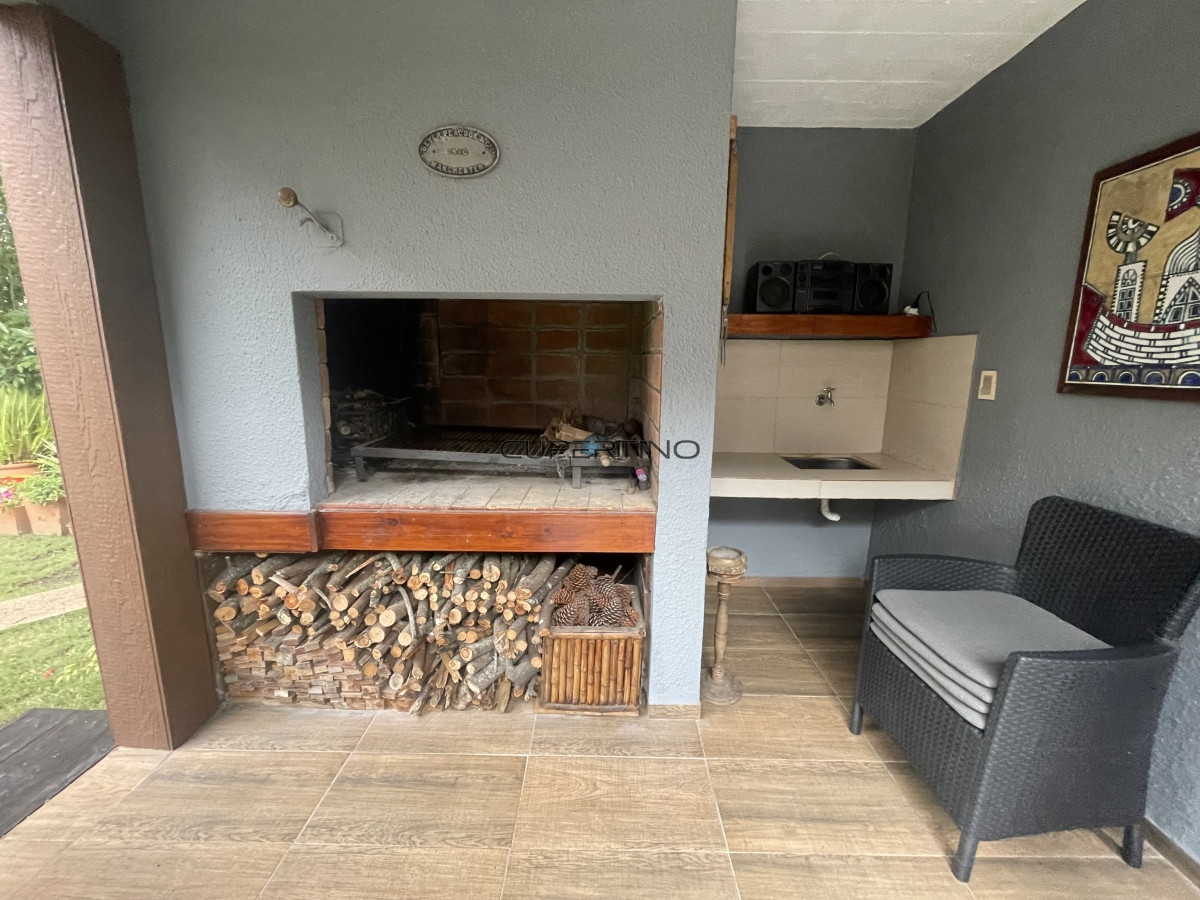 ALQUILER ANUAL O VENTA IDEAL NEGOCIO Magnifica casa en Punta Ballena,7 dormitorios, sólida construcción — foto 19