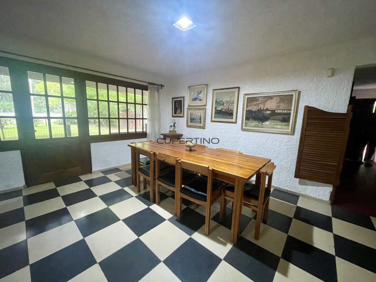 ALQUILER ANUAL O VENTA IDEAL NEGOCIO Magnifica casa en Punta Ballena,7 dormitorios, sólida construcción — foto 5