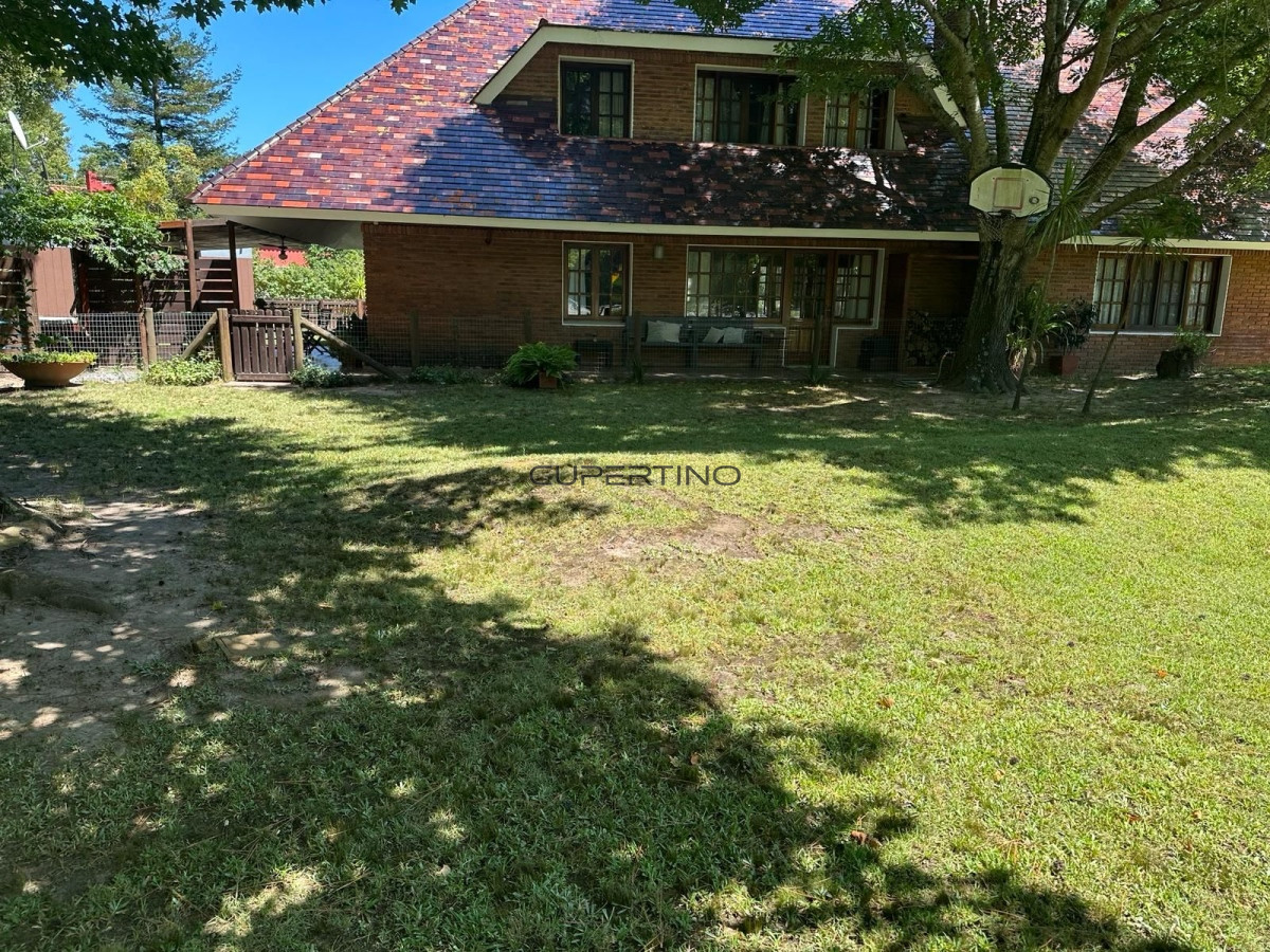 ALQUILER ANUAL O VENTA IDEAL NEGOCIO Magnifica casa en Punta Ballena,7 dormitorios, sólida construcción — foto 20