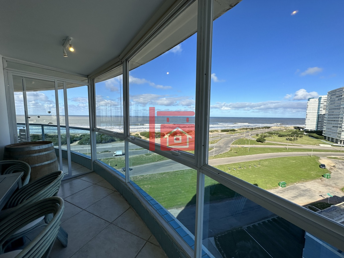 Apartamento ID.490 - SUPER APARTAMENTO EN LA BRAVA, 3 DORMITORIOS Y DEP. PARRILLERO PROPIO EN VENTA PUNTA DEL ESTE
