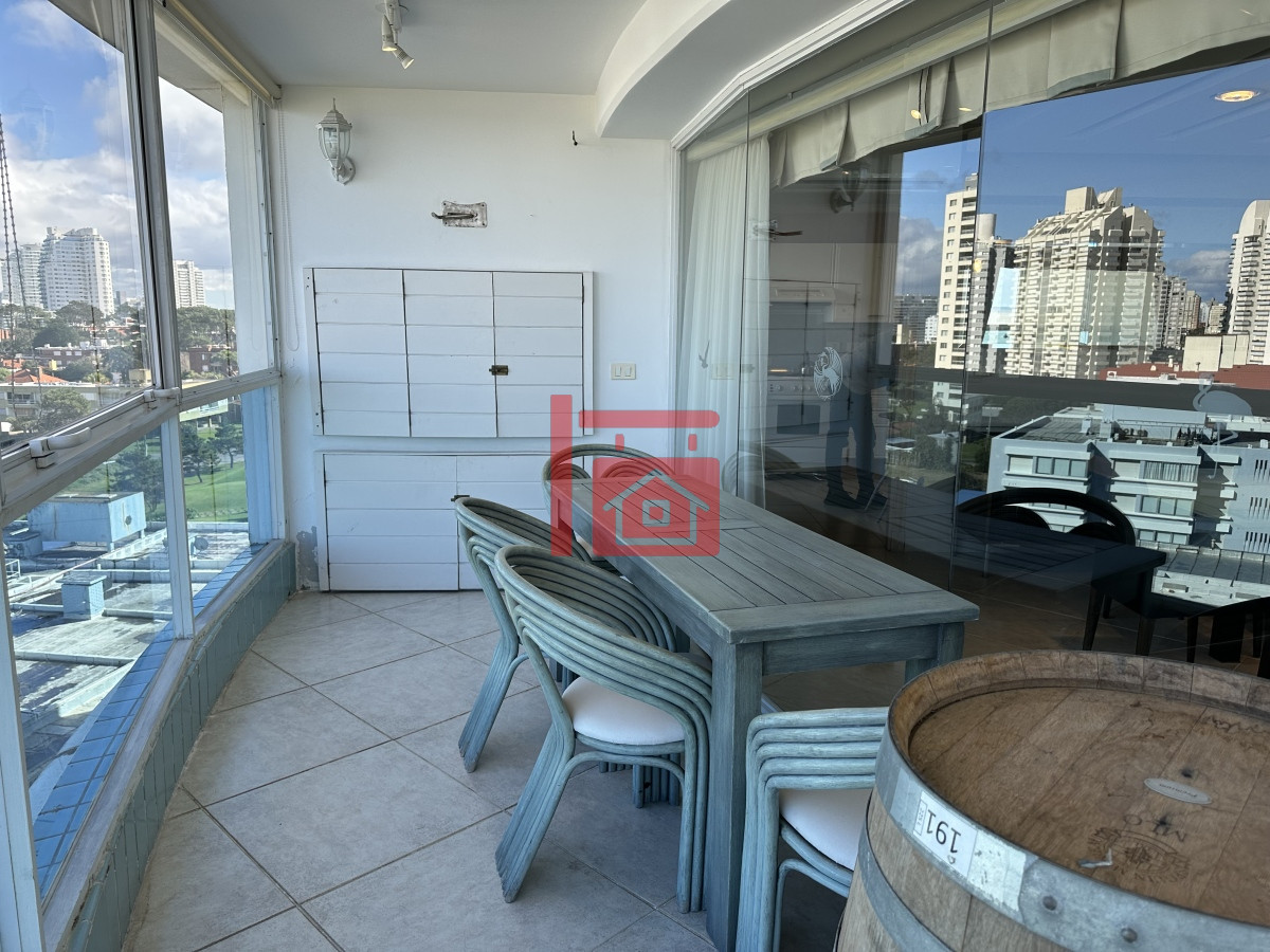 Apartamento ID.490 - SUPER APARTAMENTO EN LA BRAVA, 3 DORMITORIOS Y DEP. PARRILLERO PROPIO EN VENTA PUNTA DEL ESTE