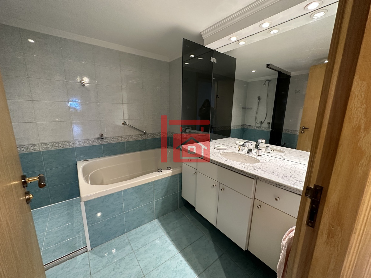 Apartamento ID.490 - SUPER APARTAMENTO EN LA BRAVA, 3 DORMITORIOS Y DEP. PARRILLERO PROPIO EN VENTA PUNTA DEL ESTE