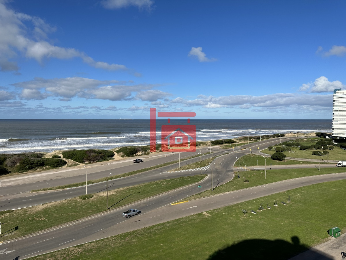 Apartamento ID.490 - SUPER APARTAMENTO EN LA BRAVA, 3 DORMITORIOS Y DEP. PARRILLERO PROPIO EN VENTA PUNTA DEL ESTE
