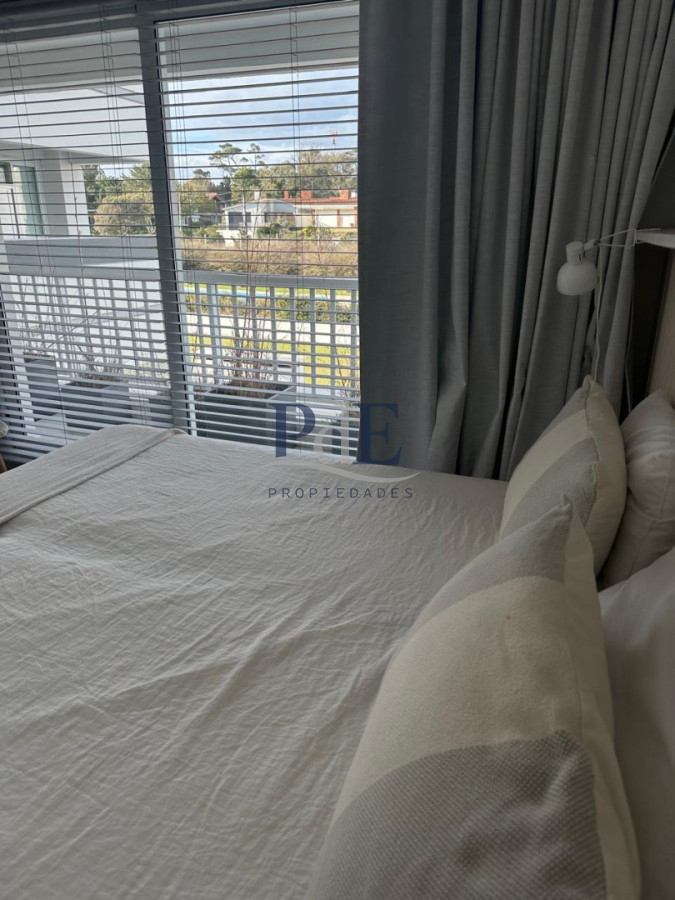 EXCELENTE APARTAMENTO A LA VENTA CON TODA LA VISTA AL MAR PLAYA MANSA 3 DORMITORIOS - Imagen 23