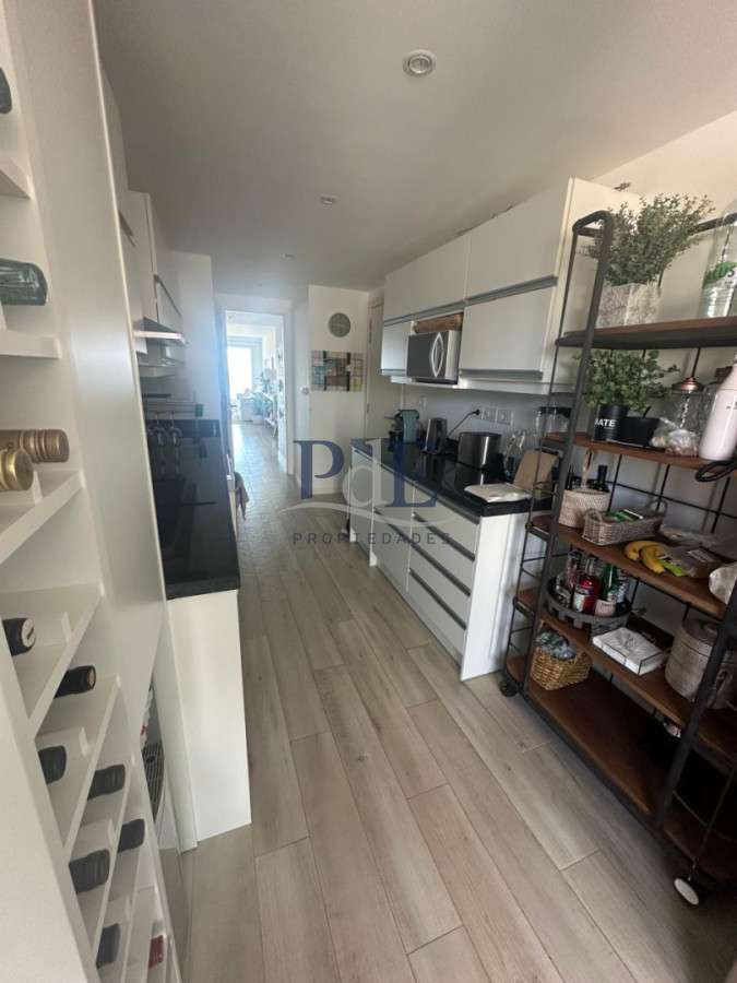 EXCELENTE APARTAMENTO A LA VENTA CON TODA LA VISTA AL MAR PLAYA MANSA 3 DORMITORIOS - Imagen 30