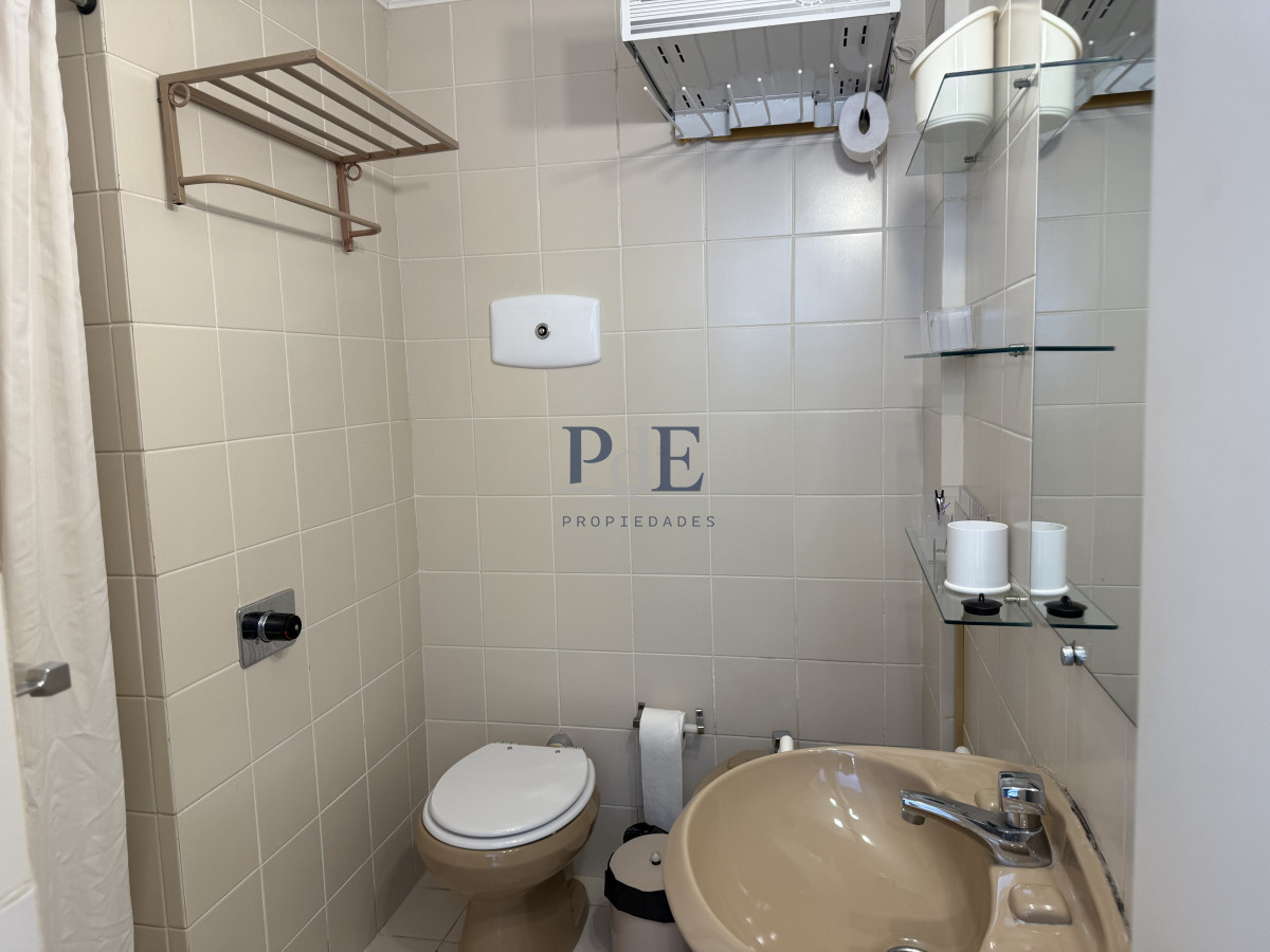 Excelente oportunidad en la Península. Apartamento 2 dorm y 2 baños. - Imagen 15