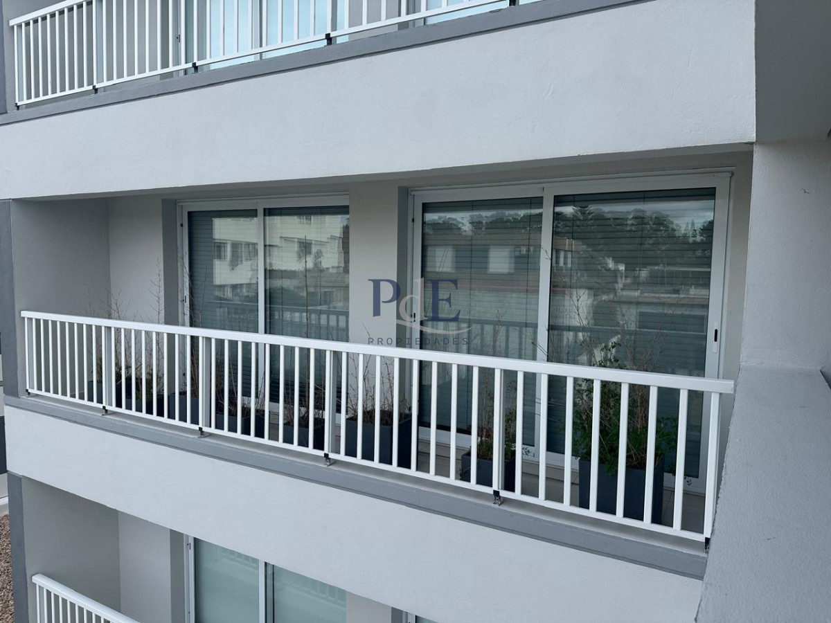 EXCELENTE APARTAMENTO A LA VENTA CON TODA LA VISTA AL MAR PLAYA MANSA 3 DORMITORIOS - Imagen 14
