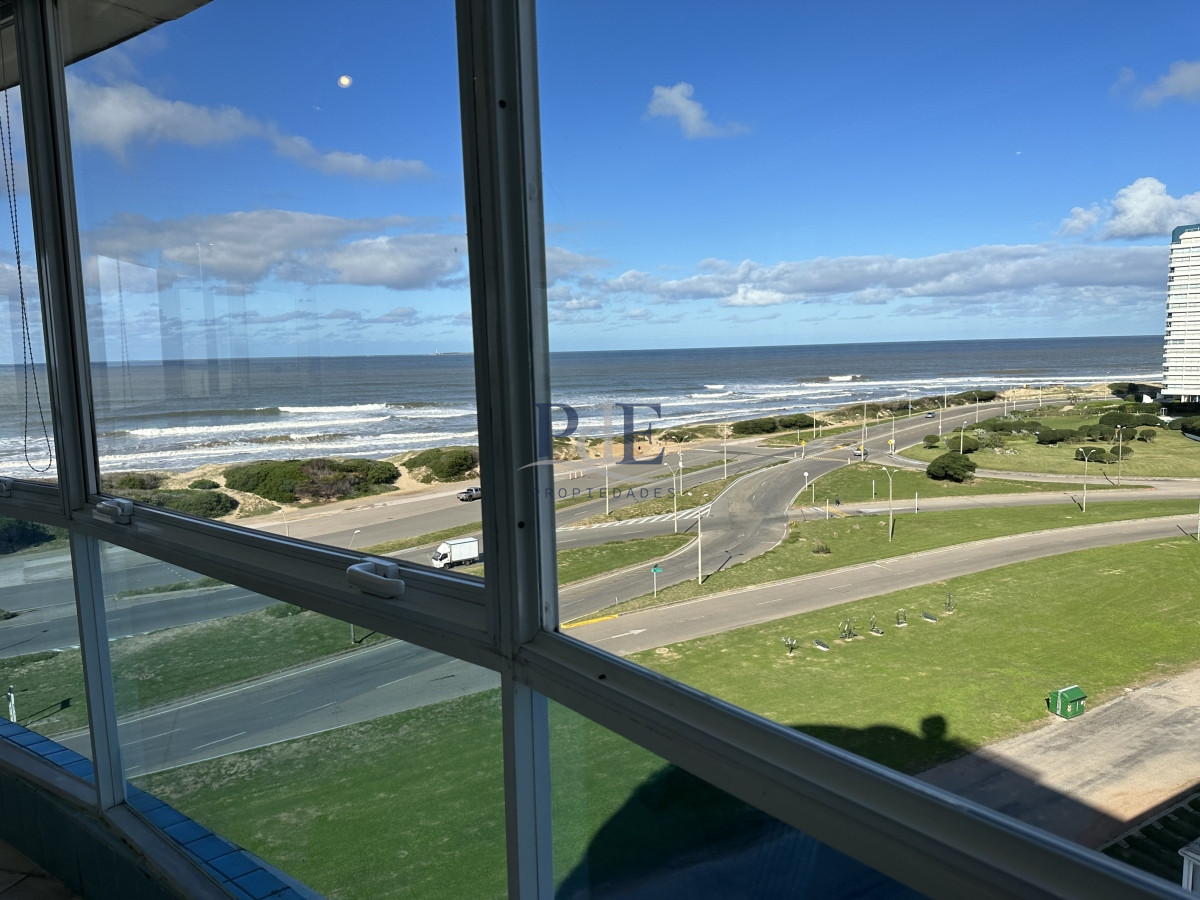 SUPER APARTAMENTO EN LA BRAVA, 3 DORMITORIOS Y DEP. PARRILLERO PROPIO EN VENTA PUNTA DEL ESTE - Imagen 12
