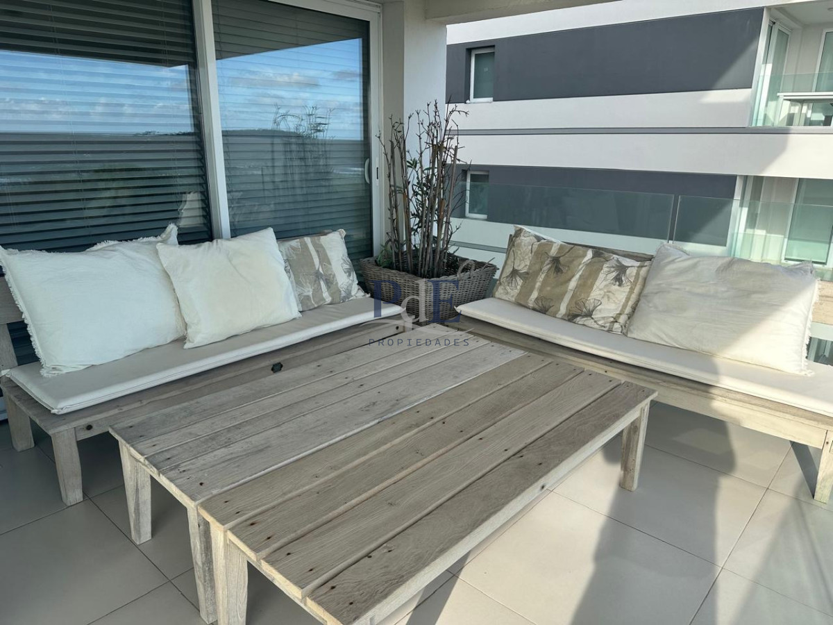 EXCELENTE APARTAMENTO A LA VENTA CON TODA LA VISTA AL MAR PLAYA MANSA 3 DORMITORIOS - Imagen 7