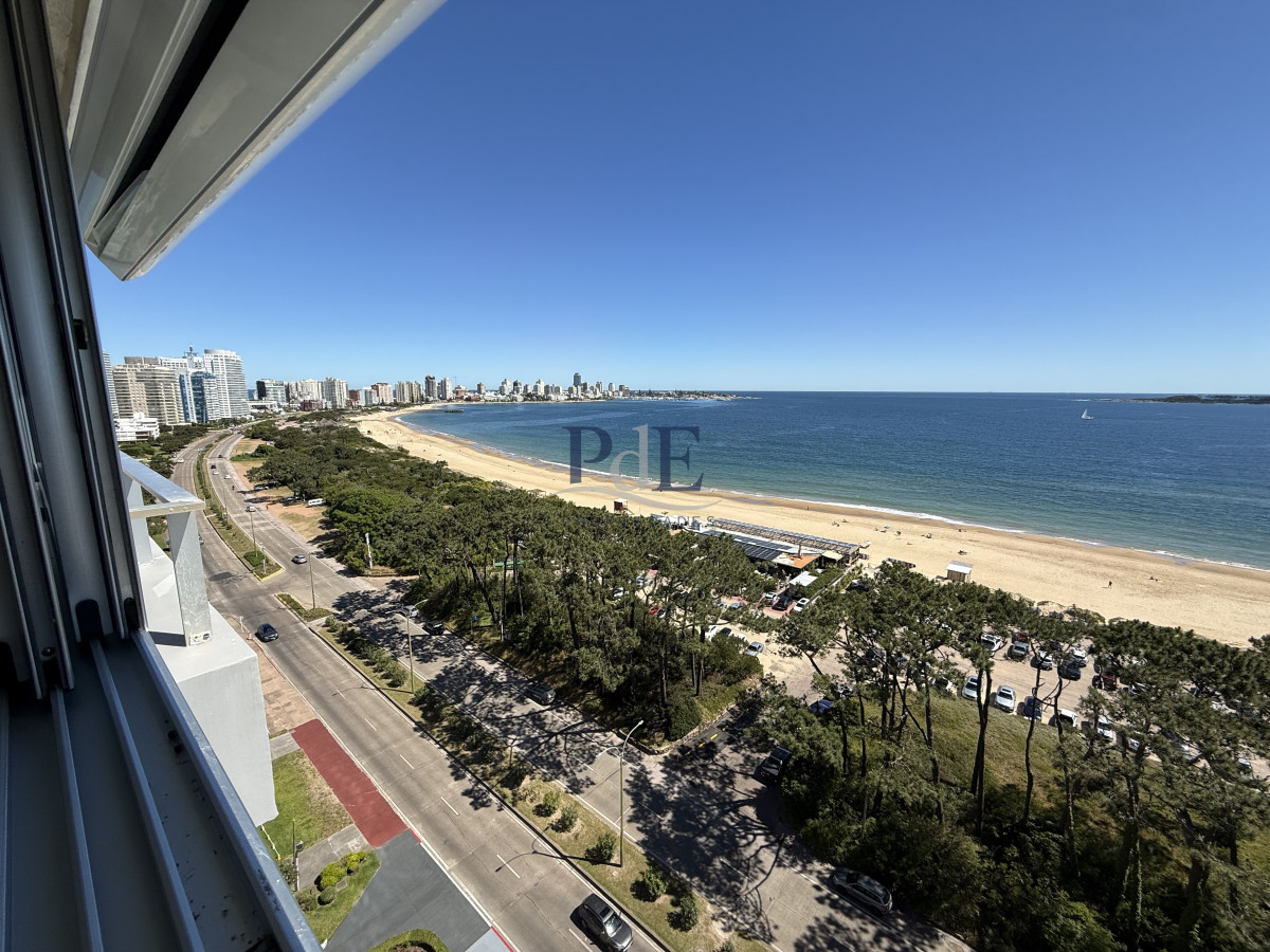 3 dormitorios + dependencia | 3 baños | Vista directa al mar. Pda 7 Playa Mansa - Imagen 1