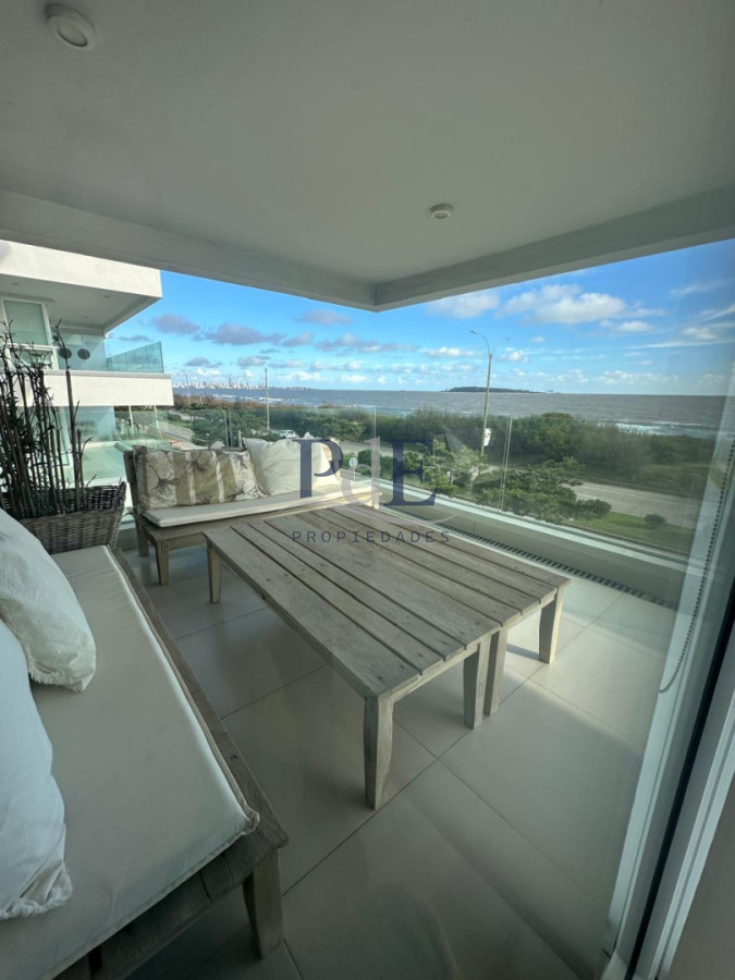 EXCELENTE APARTAMENTO A LA VENTA CON TODA LA VISTA AL MAR PLAYA MANSA 3 DORMITORIOS - Imagen 8