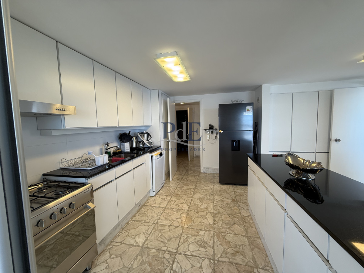 3 dormitorios + dependencia | 3 baños | Vista directa al mar. Pda 7 Playa Mansa - Imagen 32