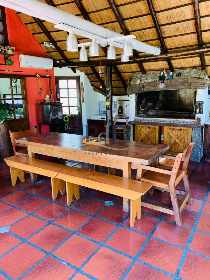 Chalet de 3 dormitorios. con piscina y casa de huéspedes. Pinares. - Imagen 13