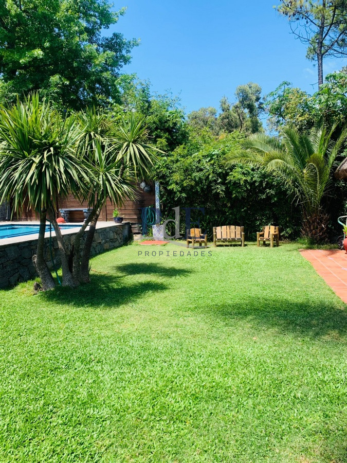 Chalet de 3 dormitorios. con piscina y casa de huéspedes. Pinares. - Imagen 16