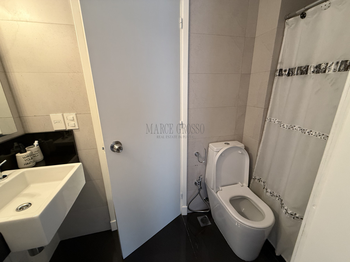 Apartamento ID.40 - RECIEN INGRESADO, 3 DORMITORIOS Y DEP. VENTA PRIMERA LINEA PLAYA MANSA