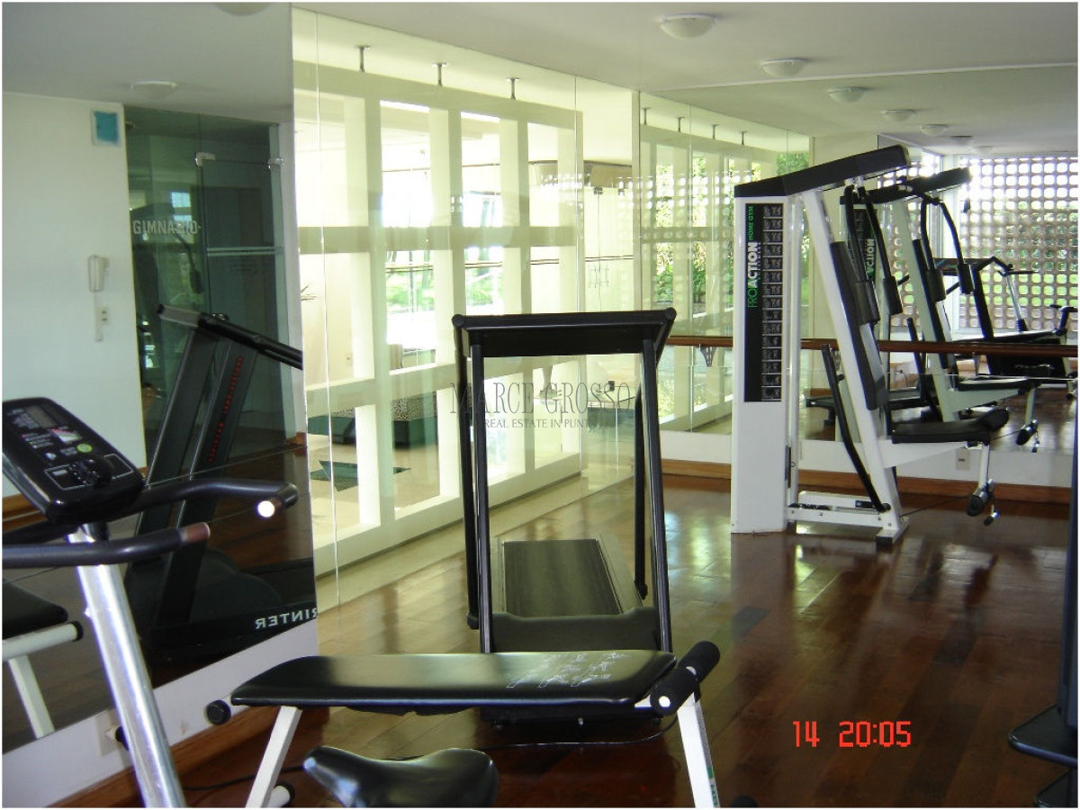 Apartamento ID.40 - RECIEN INGRESADO, 3 DORMITORIOS Y DEP. VENTA PRIMERA LINEA PLAYA MANSA