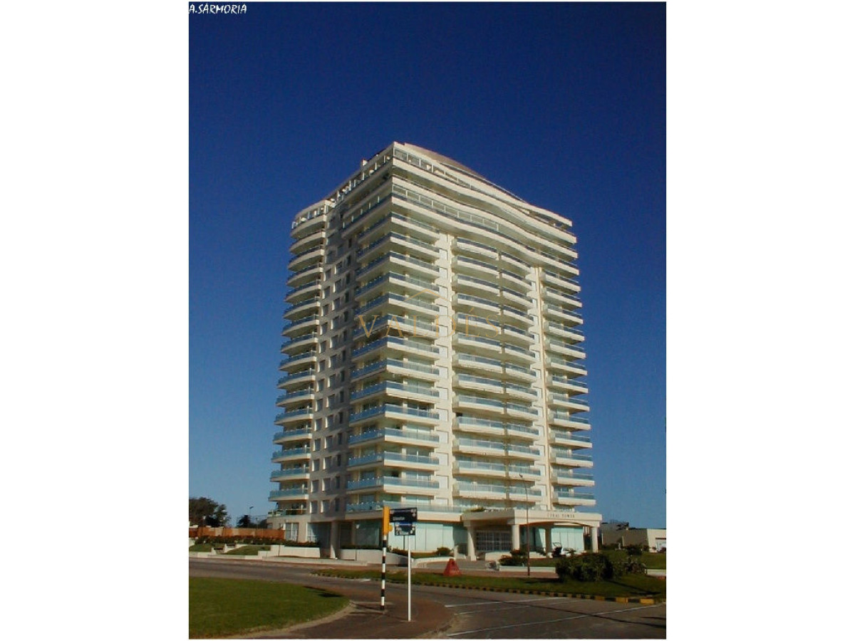 Apartamento ID.5504 - Apartamento en Mansa, 3 dormitorios, alquiler anual, PUNTA DEL ESTE