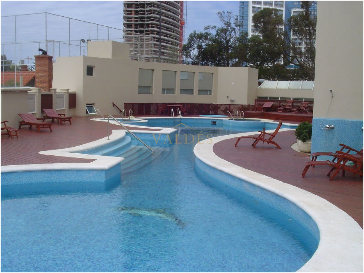 Apartamento ID.5504 - Apartamento en Mansa, 3 dormitorios, alquiler anual, PUNTA DEL ESTE