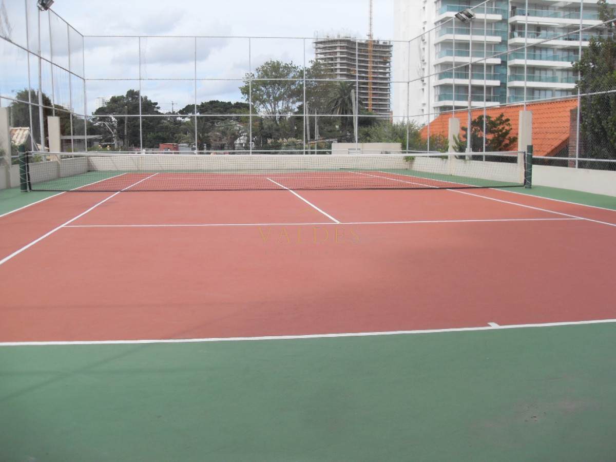 Apartamento ID.5504 - Apartamento en Mansa, 3 dormitorios, alquiler anual, PUNTA DEL ESTE