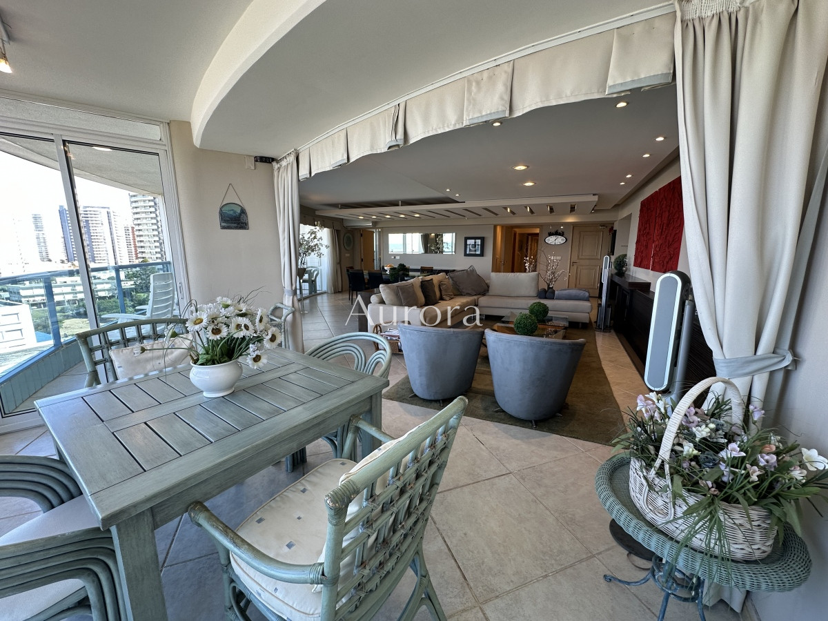 Apartamento ID.46 - SUPER APARTAMENTO EN LA BRAVA, 3 DORMITORIOS Y DEP. PARRILLERO PROPIO EN VENTA PUNTA DEL ESTE