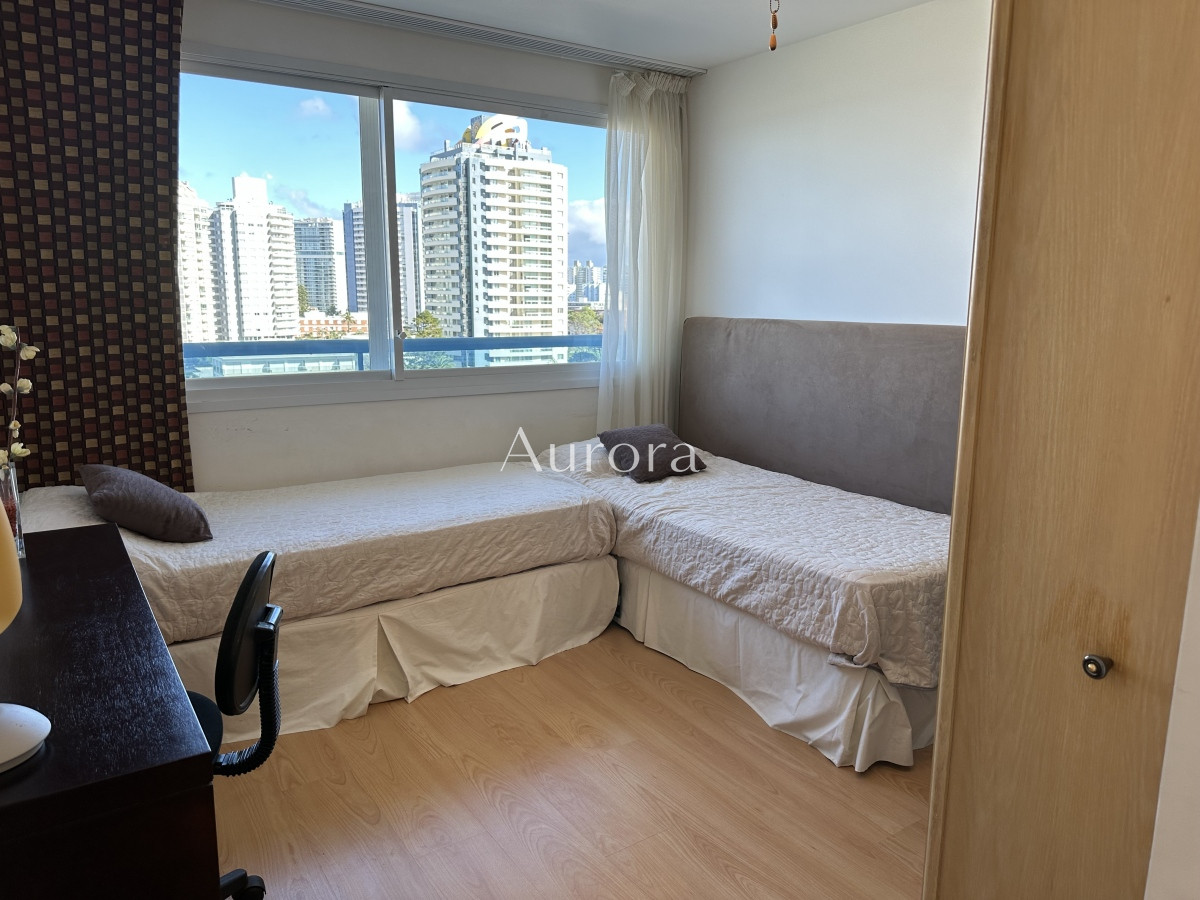 Apartamento ID.46 - SUPER APARTAMENTO EN LA BRAVA, 3 DORMITORIOS Y DEP. PARRILLERO PROPIO EN VENTA PUNTA DEL ESTE