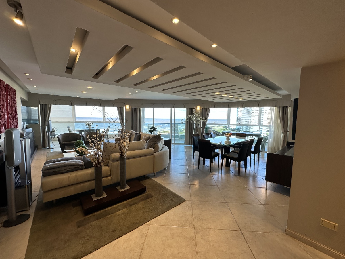 SUPER APARTAMENTO EN LA BRAVA, 3 DORMITORIOS Y DEP. PARRILLERO PROPIO EN VENTA PUNTA DEL ESTE