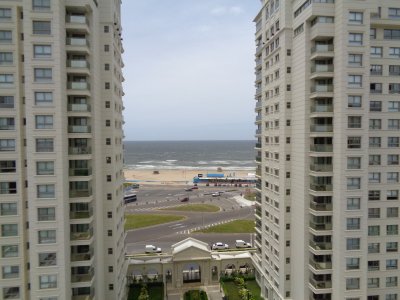 Apartamento en Brava, 3 dormitorios  VENTA Y ALQUILER . Torre Imperiale