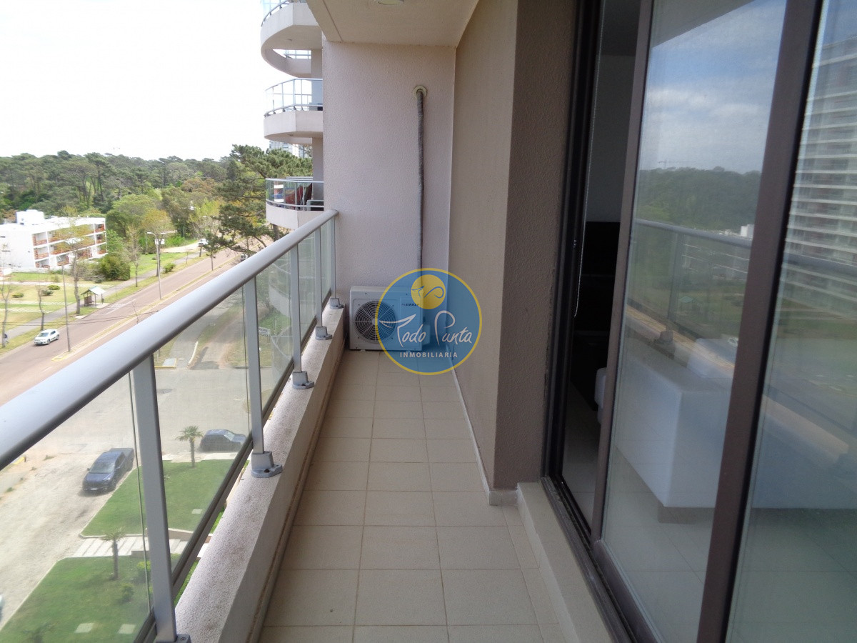 VENTA  3 DORMITORIOS 2 BAÑOS EN AVENIDA  ROOSEVELT PUNTA DEL ESTE - TDP5779A