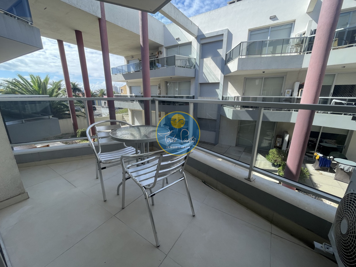 Apartamento en zona Puerto, 1 dormitorio ,  200 metros del Puerto - TDP8523A