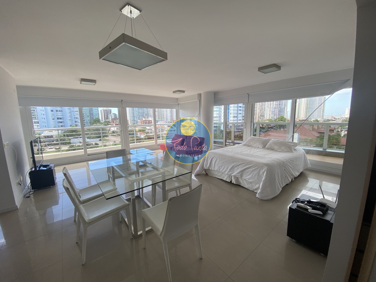 VENTA DE APARTAMENTO DE 1 AMBIENTE DE 94 MTS2 PUNTA DEL ESTE PLAYA MANSA - TDP3660A